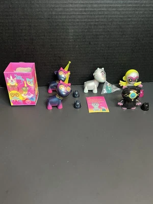 Kidrobot Nightriders Lote de 5 Figuras Más 5 Compañeros Foto 1 de 4