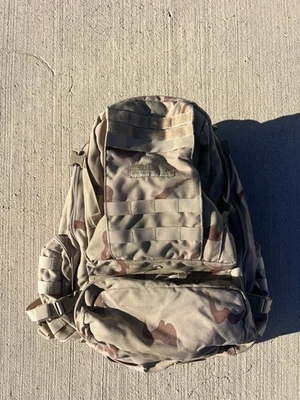 Mochila táctica de máximo equipo CamelBak Desert Camo depósito de hidratación para hombre Foto 1 de 4