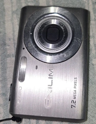 Casio Exilim EX-Z70 7.2 MP Digital Camera Tested and Working no SD  - Image 1 of 4