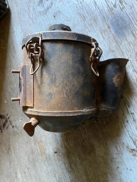 RENAULT 4CV UNIQUE ORIGINAL USED AIR CLEANER (OIL TYPE) USED SOLID,NICE, NO RUST - Image 1 of 1