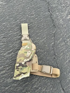 Safariland Multicam Right Hand Holster 6385RDS Glock  19 23 w/ M3 Light - Picture 1 of 4