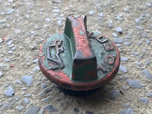 GENUINE LISTER PETTER SCREW IN OIL FILLER CAP LPW3 LPW4 MARINE ENGINE PARTS - Picture 1 of 3