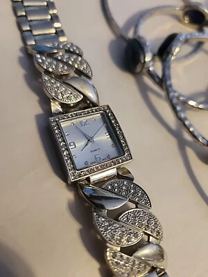 Conjunto total de 5 peças de relógio e pulseira Chicos - Imagem 1 de 4