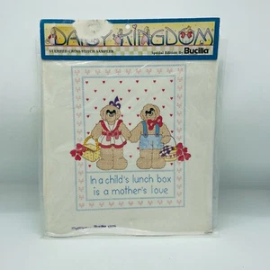 1991 Bucilla Daisy Kingdom gestempelt Kreuzstichmuster Mutters Liebeskind - Bild 1 von 5