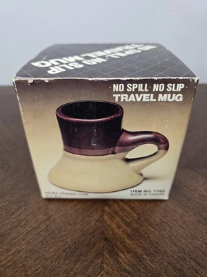 Taza de viaje vintage sin derrames con base ancha marrón esmalte por goteo taza cerámica nueva nueva nueva de stock Foto 1 de 4