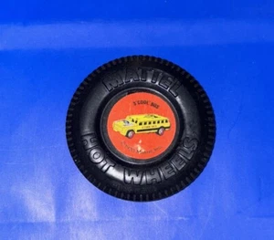 S'cool Bus Heavyweights Plastic Button Badge Pin Hot Wheels Redline 1970 - Picture 1 of 2