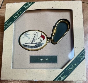 Llavero Velero Barlow Designs Inc., NUEVO Aspecto Scrimshaw Caja Original - Imagen 1 de 6