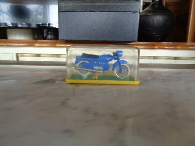 DE COLECCIÓN AÑOS 70 MODELO MIGNON ART. Motocicleta 19 AERMACCHI QUIMERA 250cc 1/24 Foto 1 de 4