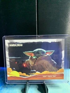 2020 Topps Star Wars Mandalorian: Journey of The Child #9 Don't Touch That - Bild 1 von 4