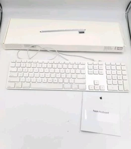 Apple Tastiera Cablata con USB MB110LL/B Modello A1243 - Foto 1 di 10