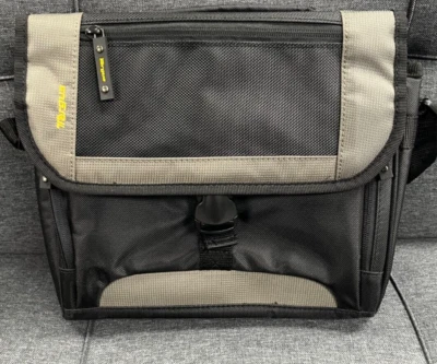 Targus City Gear Mini iPad/Tablet Case 10" #TSM148US Black/Gray Unused No Tags - Image 1 of 4