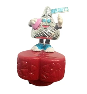 Hershey's Silver Kiss Holding Pink on Red Heart Figur Valentinstag Deko - Bild 1 von 10