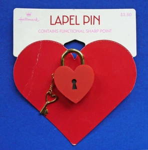 Hallmark PIN Valentines Vintage HEART LOCK & KEY Brass Charm 1992 Brooch 350 NEW - Picture 1 of 4