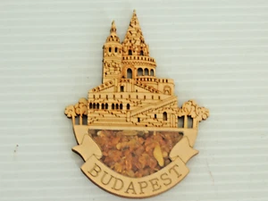 Budapest Halaszbastya Nevera Imán Madera {Ámbar Borostyan astillas interior}4" x 3 - Imagen 1 de 3