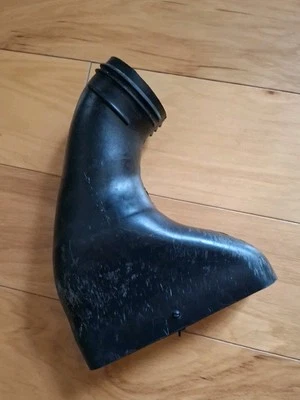  BMW Air Intake Duct, 1992-1999 BMW 318i/318ti, Part 13.71 1 743 320, OEM  - Image 1 of 4