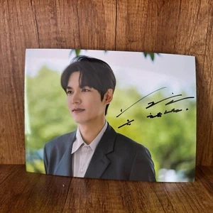 The King: Eternal Monarch Lee Minho Autographed Postcard Post Card K-POP 2020B - Picture 1 of 1