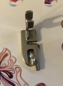 Vintage Pfaff gerolltes Sämmerfußteil # 93-847551-00 847551 Nähmaschine 3 mm - Bild 1 von 3