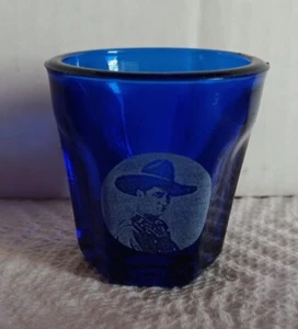 Bicchiere in vetro blu Tom Mix regalo casa ufficio - Foto 1 di 1