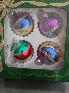 Bradford Christmas Trimmeries Hand Decorated Floral Glass Ornaments Set of 4 Vtg - Picture 1 of 5