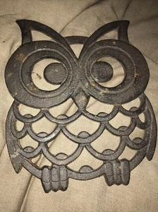 Trivet - Owl - Ornate - Filigree - Cast Iron - 8”x6.5”- Rubber Feet - Picture 1 of 2