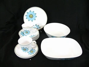Noritake Up-Sa-Daisy 2 Vegetable Bowls, 2 Teacups, 5 Bread & 1 Salad Plates - Picture 1 of 6
