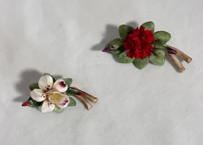 Carlo Savastano Capodimonte Pins Italian Hand Made Porcelain Brooches Vintage - Image 1 of 4