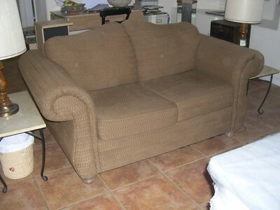 Loveseat Foto 1 de 3