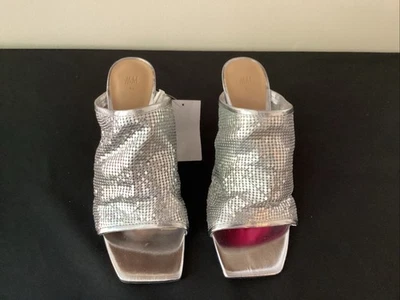 Mules de salto corrente prata H & M tamanho 9 NOVO - Imagem 1 de 4