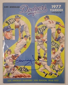 Anuario 1977 de los Dodgers de Los Ángeles - Temporada 20 - Autografiado por Tommy John - Imagen 1 de 10