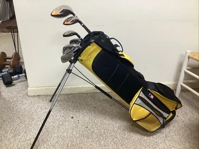 Callaway XJ Hot Junior Golf Set 8 Club Driver 3W 5H 7-9-SW, PW Putter Bag - Image 1 of 4