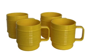 RUBBERMAID Yellow Plastic STACKABLE CUPS Mugs w Handle Vintage #3819 Set of 4 - Picture 1 of 4