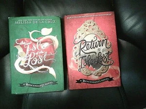 2 Descendants novels-Melissa De La Cruz-Books 1 & 2-hardcovers/dust jackets - Imagen 1 de 2