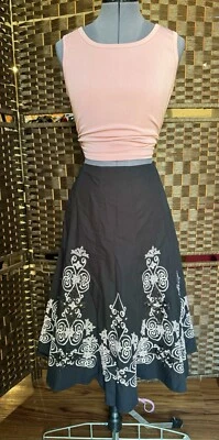 Sz 8 Black & Baby Pink Embroidered Tea Length Flare MIDI Knee Skirt 100% Cotton - Image 1 of 4