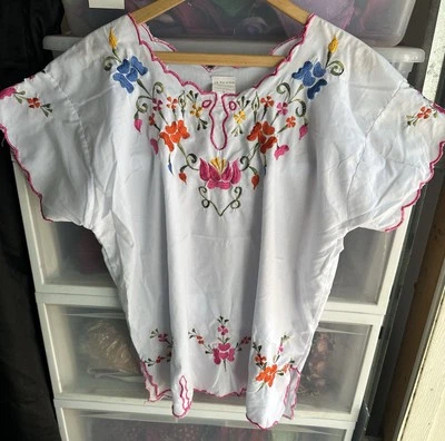Blusa mexicana bordada Foto 1 de 3