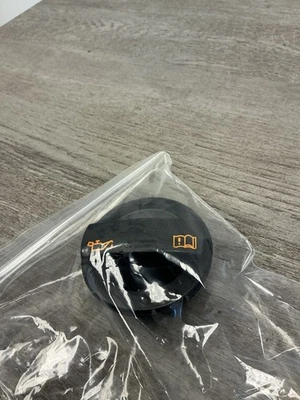 2007 Volkswagen Gold GTI Used Engine Oil Cap - Image 1 of 4