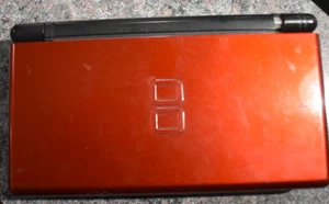 Nintendo DS Lite purpurrotes Handheld-System - rot/schwarz FÜR ERSATZTEILE - Bild 1 von 5