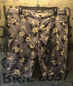 NEW Uniqlo Cotton Linen Shorts 33-36 Waist Hawaiian Floral - Picture 1 of 5