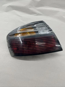 2000-2005 Pontiac Bonneville LH Driver Tail Light assembly 16524949 OEM #0526 - Picture 1 of 16