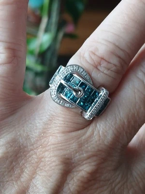 Anillo de oro blanco de 14K con diamantes azules talla princesa de 3 quilates Foto 1 de 4