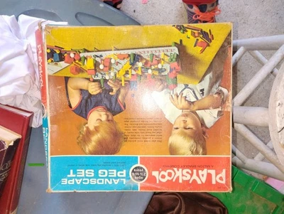 Juego de mesa clavija paisaje escuela divertido para niños o toda la familia o fiestas Foto 1 de 2