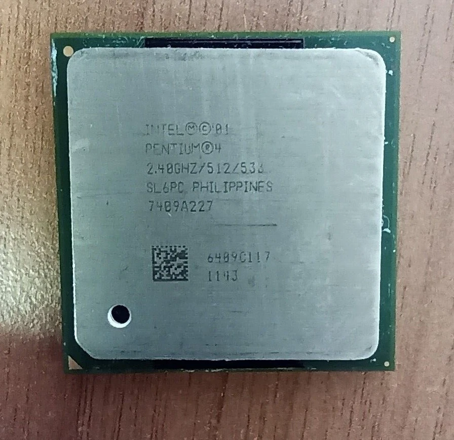 PROCESSORE CPU INTEL PENTIUM 4 - SL6PC - 2.40GHz - Funzionante - Immagine 1 di 1