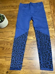 Fabletics LL101 High Waisted Seamless Blue Leggings Large Summit Leopard Print - Picture 1 of 7