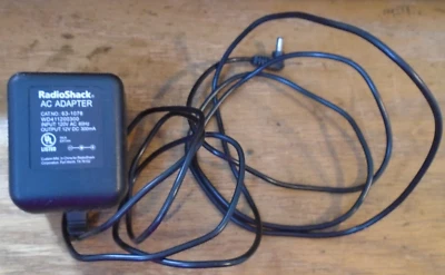 Adaptador de CA Radio Shack Cat Nº 63-1075 WD411200300 120V 60Hz 12V DC 300mA Foto 1 de 4
