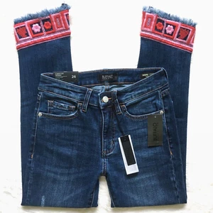 Neu mit Etikett Buffalo David Bitton Hope Midrise kurvig dünn geschnittene Damenjeans Größe 26 - Bild 1 von 11