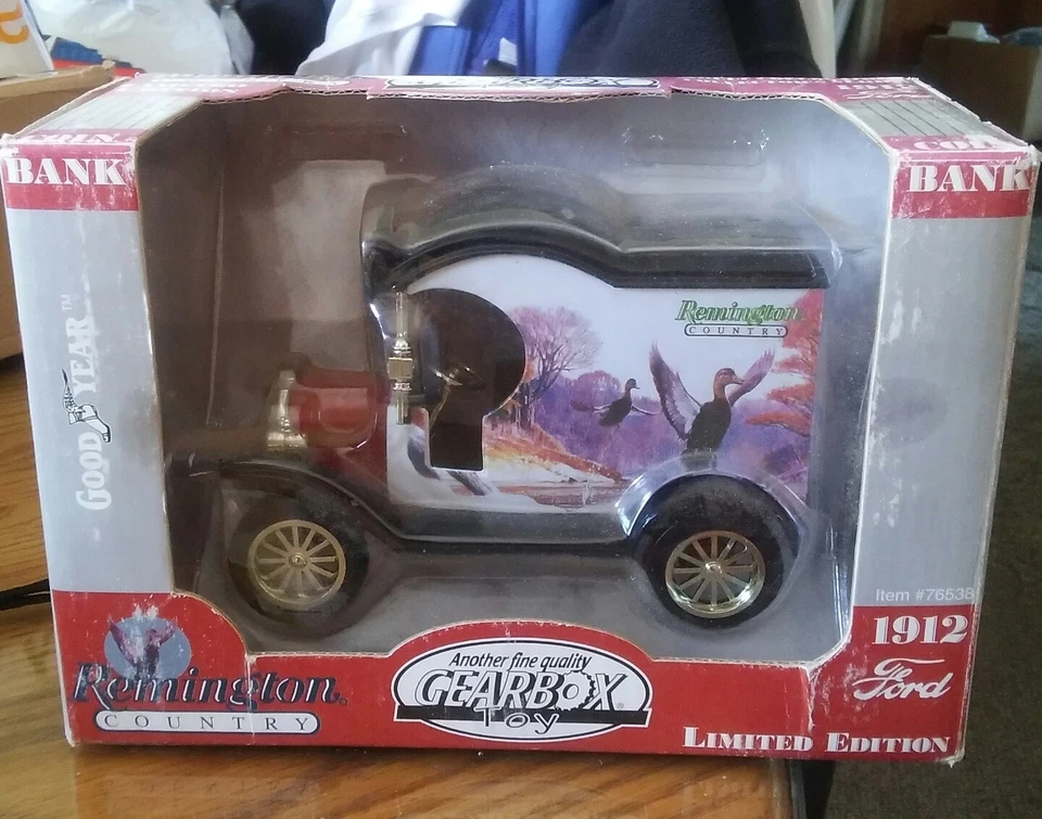 1999 Gearbox #76538 Remington Duck Ford Model T Die Cast Metal Bank