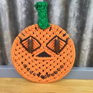 Vtg 70s Macrame Pumpkin Jack O’ Lantern Wall Hanging Decor 10” Kitsch Grannycore - Picture 1 of 8
