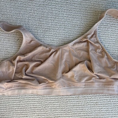 Sujetador deportivo para mujer Anita ligero y firme sin aros 5521 beige arena 42D Foto 1 de 4