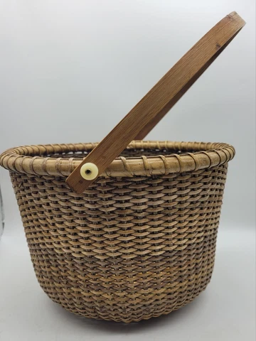 Nice 7" X 10" Vintage American Nantucket Lightship Basket Cherry Swing Handle Cover