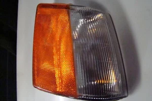 JEEP GRAND CHEROKEE TURN SIGNAL MARKER LIGHT LENS 96-98 - Picture 1 of 3
