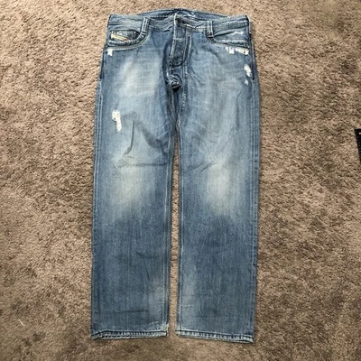 Jeans masculino reto regular Diesel Timmen tamanho 40x32 desgastado desbotado botão mosca - Imagem 1 de 4